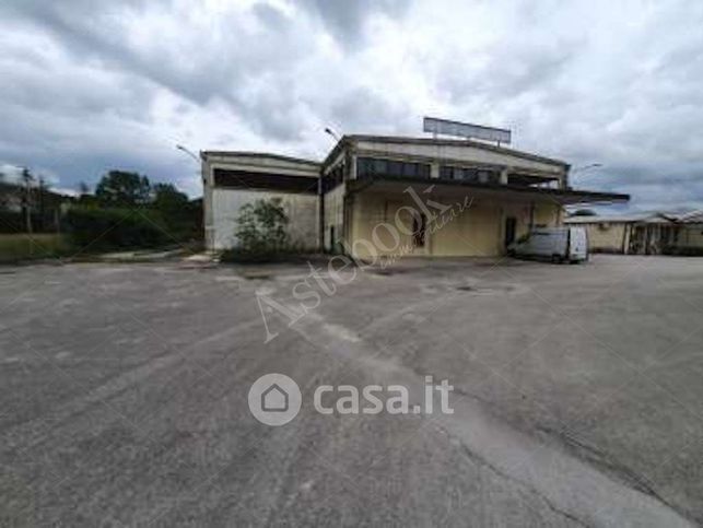 Capannone in commerciale in Via Gaeta