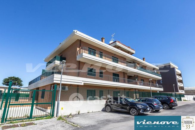 Appartamento in residenziale in Via Roberto Paribeni 33