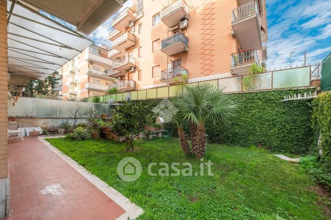 Appartamento in residenziale in Via Andrea Barbazza