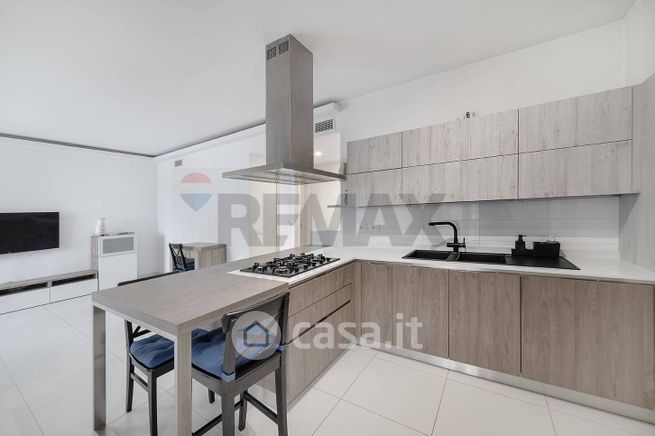 Appartamento in residenziale in Via Savona 12