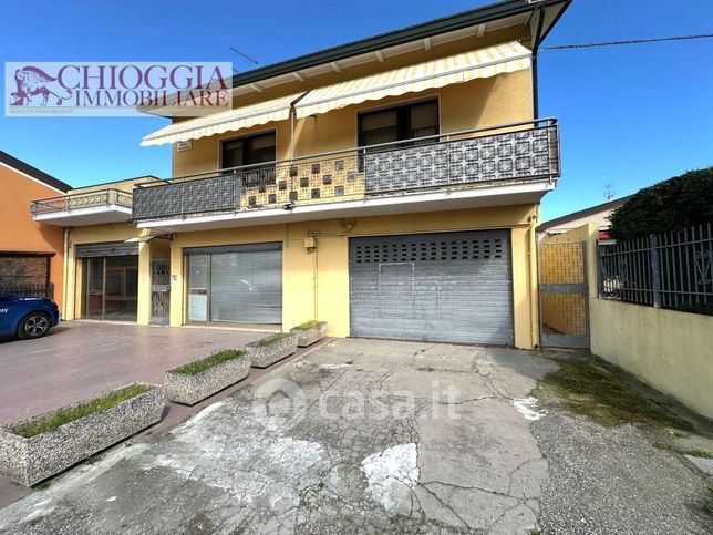 Casa indipendente in residenziale in Via Papa Giovanni XXIII 13