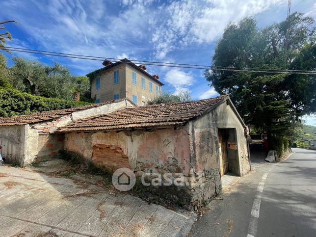 Garage/posto auto in residenziale in Via Diano Calderina 284