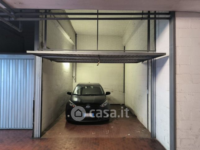 Garage/posto auto in residenziale in Via Figlie dei Militari 1