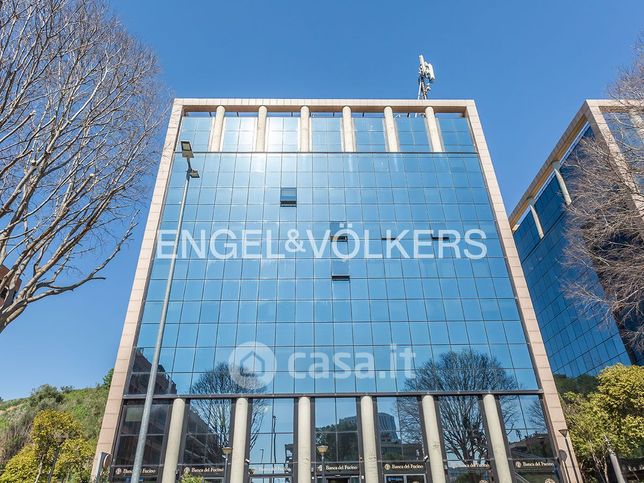 Ufficio in commerciale in Viale Città d'Europa