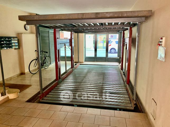 Box/posto auto in residenziale in Via Nicola Mazza 53