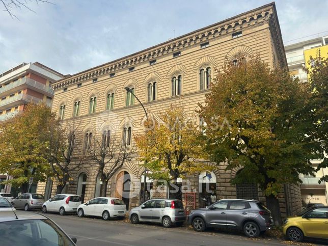 Ufficio in commerciale in Viale Gabriele D'Annunzio