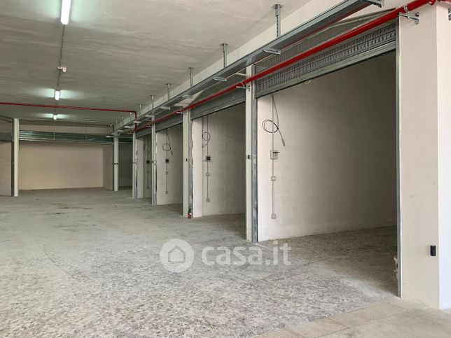 Garage/posto auto in residenziale in Corso Giuseppe Garibaldi 68