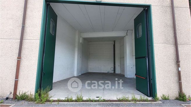 Capannone in commerciale in Via Pian Masino