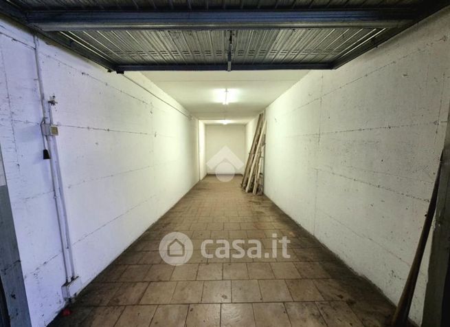 Box/posto auto in residenziale in Via dei Gelsi 3