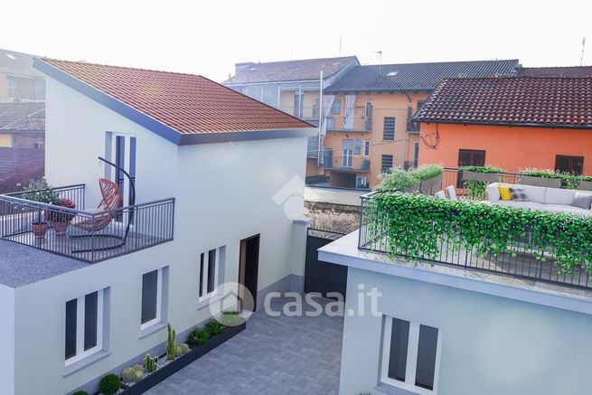 Casa bi/trifamiliare in residenziale in Via G. Lupo 74