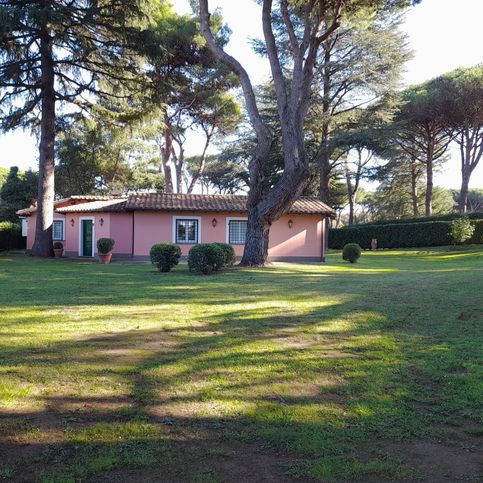 Villa in residenziale in Viale Vittorio Veneto