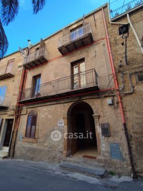 Ufficio in commerciale in Via Santo Stefano 10