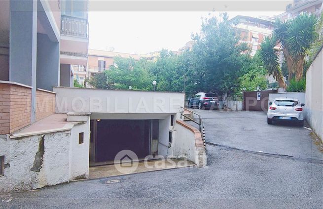 Garage/posto auto in residenziale in Via Mattia Battistini 222