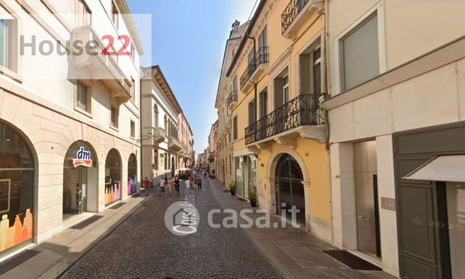 Ufficio in commerciale in Corso Andrea Palladio