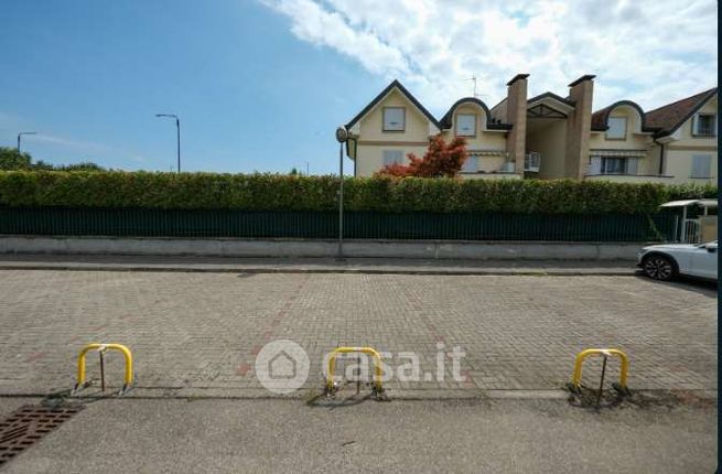 Box/posto auto in residenziale in Via Wolfgang Amadeus Mozart