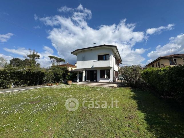 Casa bi/trifamiliare in residenziale in Via Rosseti e Bandini 31