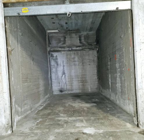 Box/posto auto in residenziale in Via Andrea Sansovino 125