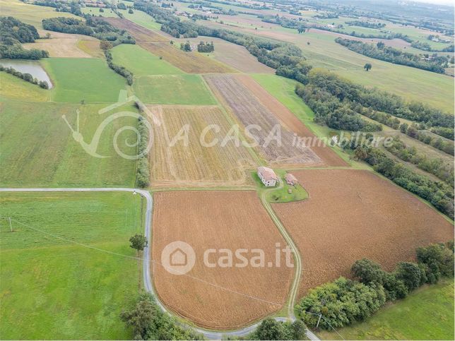 Terreno agricolo in commerciale in 