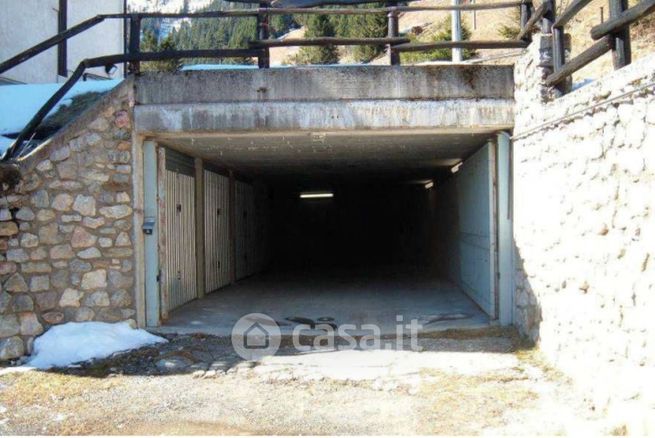 Garage/posto auto in residenziale in Via Cambrembo 9