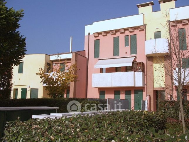 Appartamento in residenziale in Via Anna Frank 27