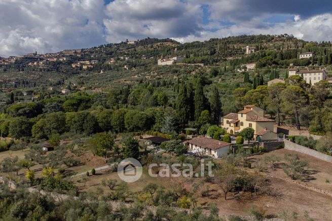Villa in residenziale in NA Campaccio 214