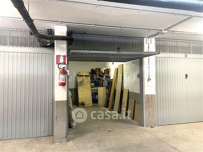 Garage/posto auto in residenziale in Via dell'Albareto