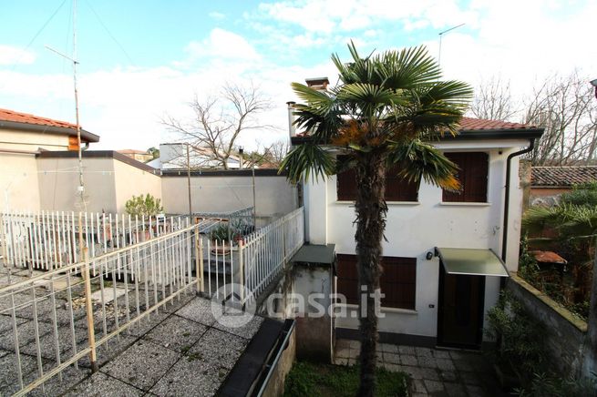 Casa bi/trifamiliare in residenziale in Via Giacomo Zanellato 6 /A