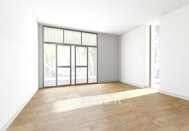 Negozio/locale commerciale in commerciale in Via Emilio FaÃ  di Bruno