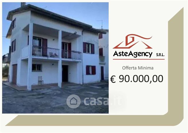 Appartamento in residenziale in Via del Montale 12