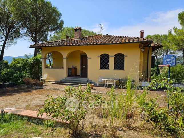 Villa in residenziale in Via Nazionale
