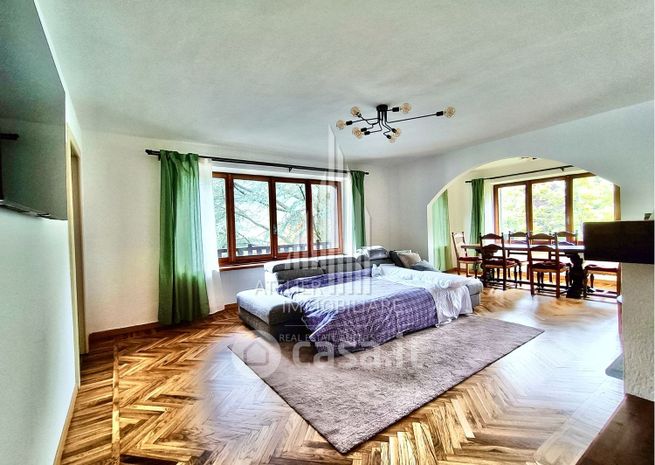 Appartamento in residenziale in Via Rue F. Magni 15 A