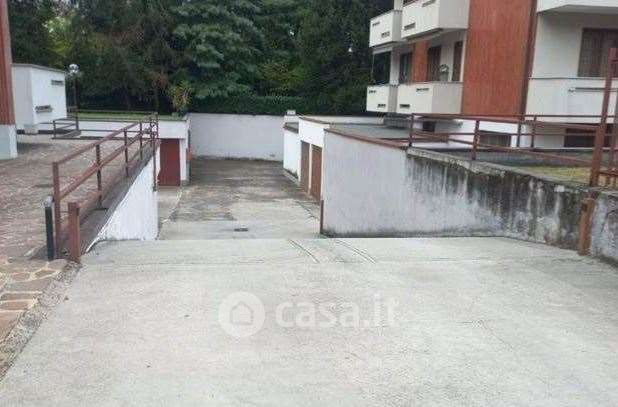 Box/posto auto in residenziale in Via Giuseppe Mazzini 18