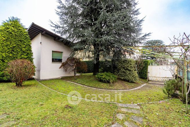 Villa in residenziale in Via Nino Bixio 1