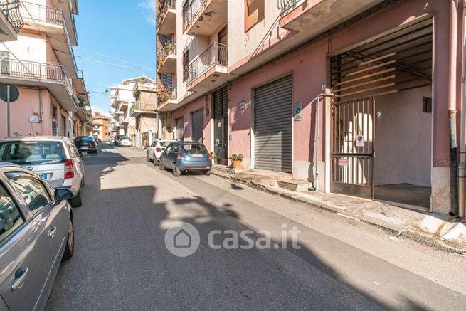 Garage/posto auto in residenziale in Via Archimede 2