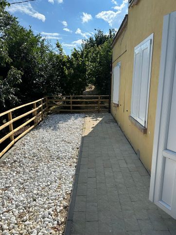 Casa indipendente in residenziale in Via per Marano