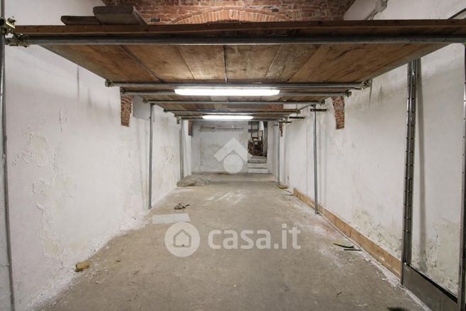 Capannone in commerciale in Via Tavoleria 29