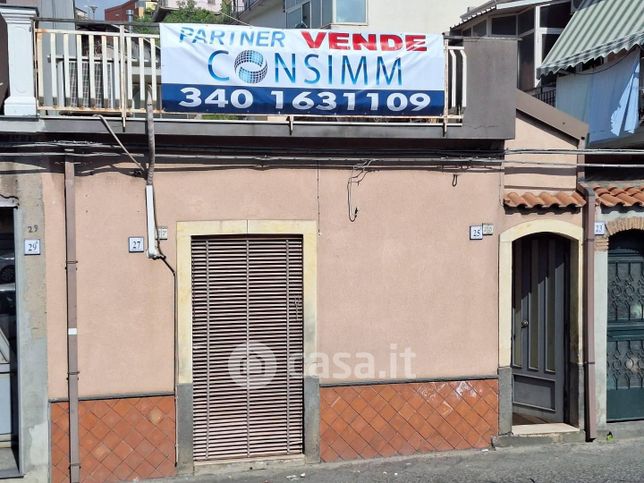 Casa indipendente in residenziale in Via Petralia