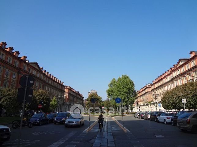 Garage/posto auto in residenziale in Via Alberto Nota 5