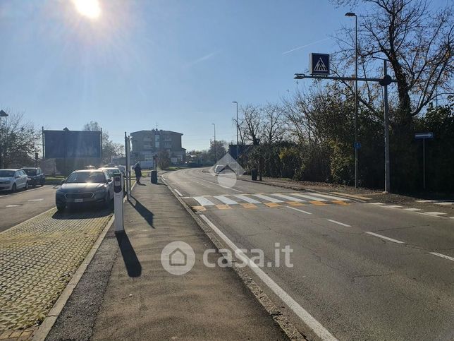 Garage/posto auto in residenziale in Strada Argini Parma 18