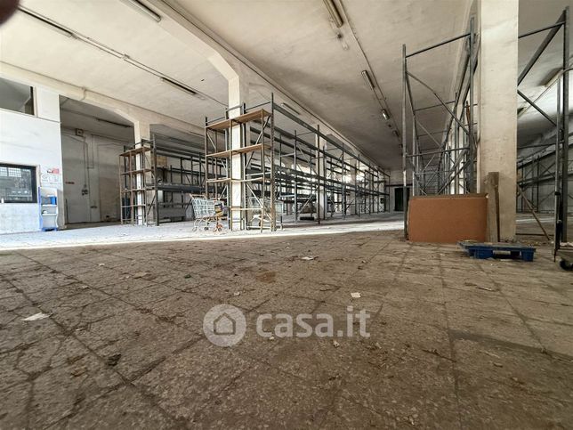 Capannone in commerciale in Via Dante Alighieri 80