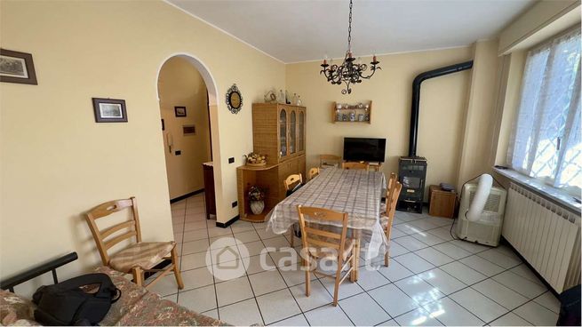 Casa bi/trifamiliare in residenziale in Via San Eugenio 13