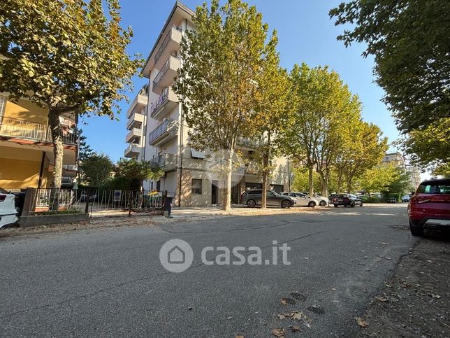 Appartamento in residenziale in Viale Segantini 35