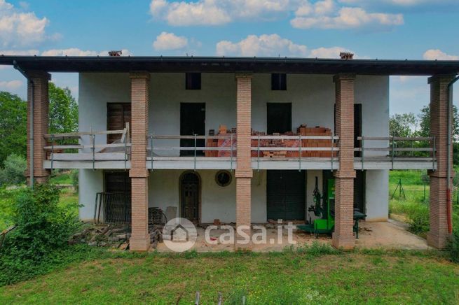 Rustico/casale in residenziale in Via Caduti Piazza della Loggia