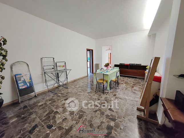 Appartamento in residenziale in Viale Diomede Pantaleoni