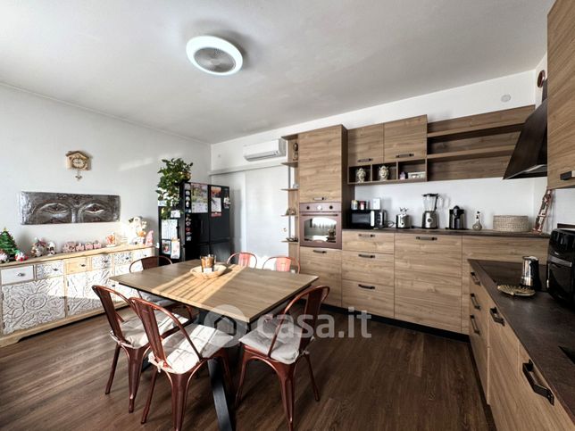 Casa bi/trifamiliare in residenziale in Via Ca' Rezzonico