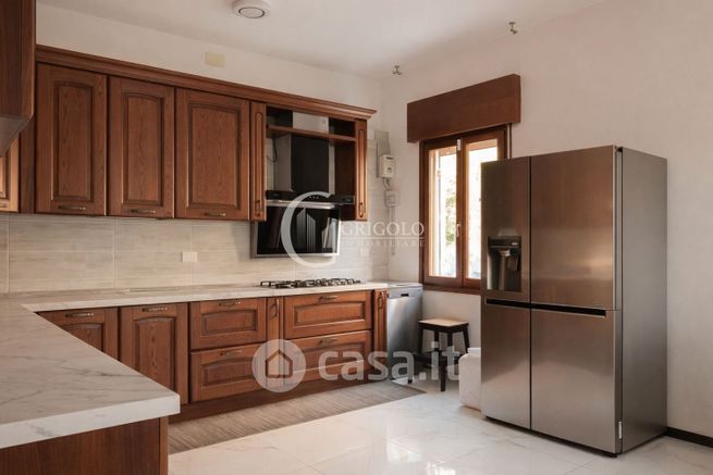 Casa indipendente in residenziale in Via San Zeno