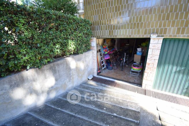 Garage/posto auto in residenziale in Via alla Rovere