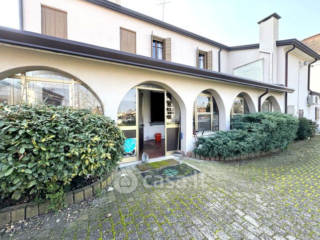 Villa in residenziale in Via Roma 5