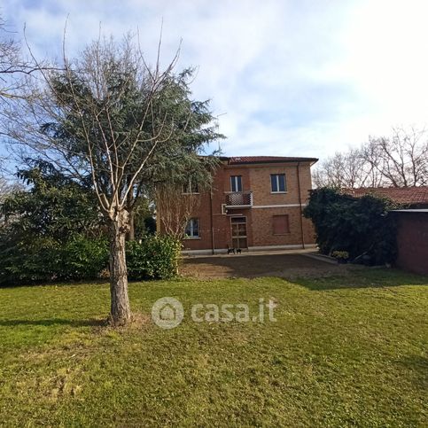 Casa indipendente in residenziale in Via Casalina 8