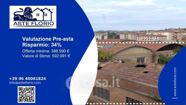 Capannone in commerciale in LocalitÃ  Il Pino